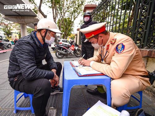 Vi phạm giao thông đường bộ có thể bị phạt tiền tối đa 150 triệu đồng